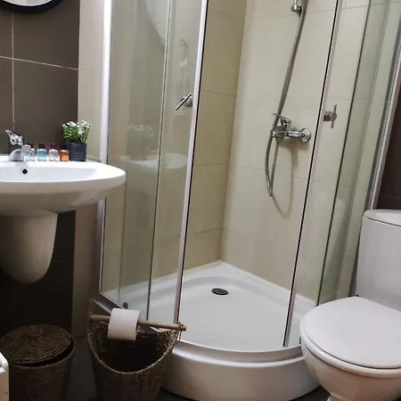 9, St John Park בנסקו