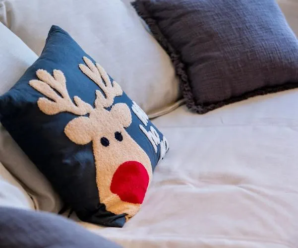 9, St John Park Банско