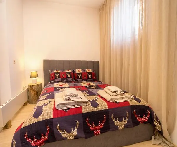 9, St John Park Банско